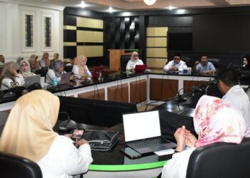 Pemerintah Kabupaten Gorontalo menargetkan capaian nilai SAKIP tahun 2025 meningkat dari tahun-tahun sebelumnya. Hal itu terlihat dalam pertemuan para pejabat perencana dengan Sekretaris Daerah Sugondo Makmur, di ruang Dulohupa, Rabu (19/8/2026).