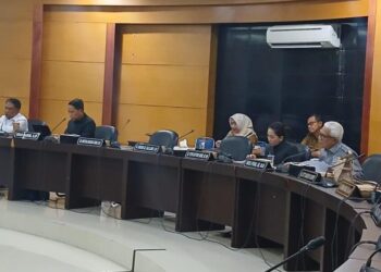 Komisi I DPRD Provinsi Gorontalo menggelar Rapat Dengar Pendapat Umum (RDPU) yang digelar di Ruang Dulohupa DPRD Provinsi Gorontalo. (foto.isno/gopos)