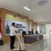 Kepala Kantor Wilayah Kementerian Haji dan Umrah Provinsi Gorontalo, Mansur Basir saat memimpin konsolidasi data jemaah haji reguler di Gedung Jabal Uhud, Sabtu (15/8/2026). (F.Istimewa)