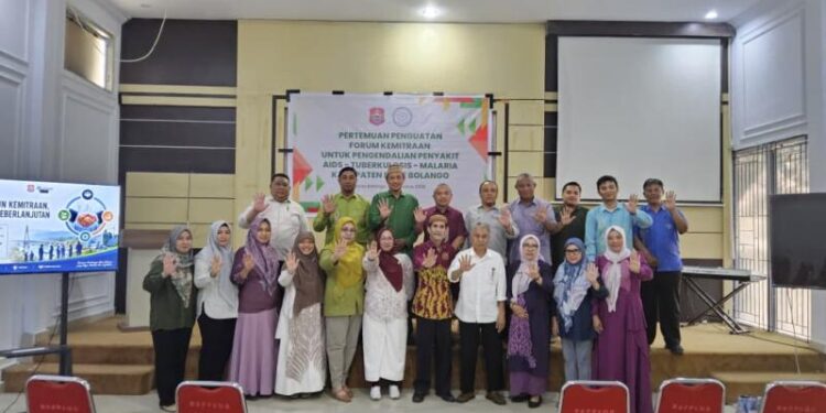 Pertemuan Forum Kemitraan Program RSSH 2026 yang dilaksanakan di Aula Bappeda Litbang Bone Bolango, Kamis (27/8/2026).