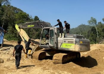Pengamanan dua excavator di lokasi berbeda PETI Pohuwato, Selasa (08/09/2026) (Istimewa)
