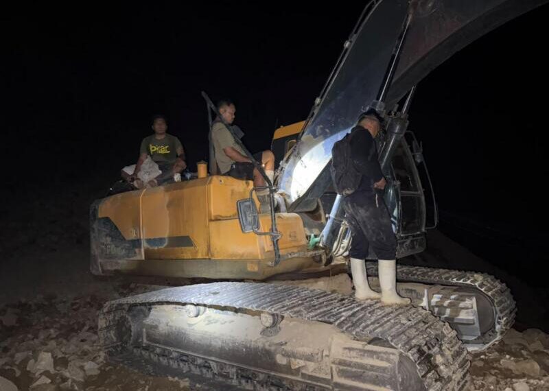Pengamanan dua excavator di lokasi berbeda PETI Pohuwato, Selasa (08/09/2026) (Istimewa)