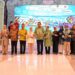 Gubernur Gorontalo, Gusnar Ismail (tengah karawo hijau), bersama Wakil Gubernur Gorontalo, Idah Syahidah (kiri Gubernur Gorontalo), Kepala Perwakilan BI Gorontalo, Bambang Setya Permana (5 dari kanan) bersama unsur Forkopimda serta Bupati/Wali Kota se-Gorontalo membunyikan Polopalo menandai pembukaan  Harfest 2026, Sabtu (12/9/2026).(Haris/Diskominfo Provinsi Gorontalo)