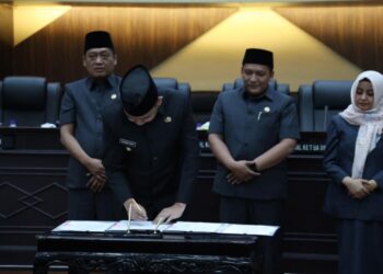 Bupati Jember Rapat Paripurna Penandatanganan KUA PPAS APBD Jember