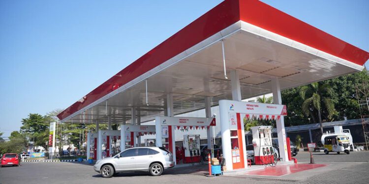 Pertamina mengajak masyarakat membeli Pertalite di SPBU Resmi