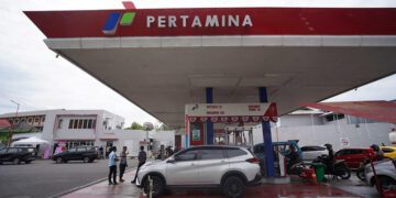 Antrean kendaraan di sejumlah SPBU di Kota Kendari mulai berangsur normal.