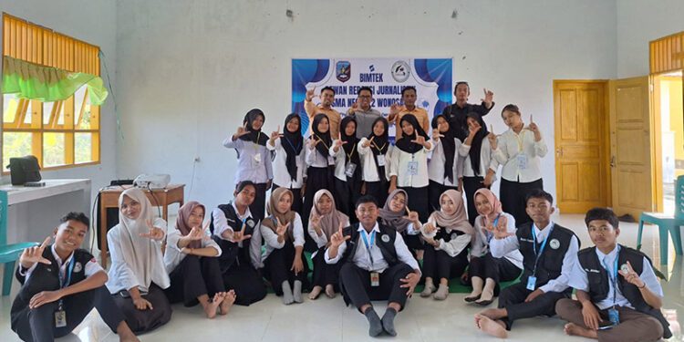 SMA Negeri 2 Wonosari membekali siswanya dengan kemampuan jurnalistik melalui pelatihan peliputan dan penulisan berita, Kamis-Jumat  (24-25/9/2026)