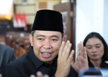 Bupati Jember Muhammad fawait usai mengikuti rapat paripurna DPRD kabupaten Jember