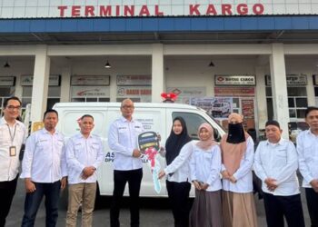 program Corporate Social Responsibility (CSR), Kotag Group menyerahkan bantuan 1 unit mobil ambulance kepada Dewan Pengurus Wilayah Asosiasi Perusahaan Jasa Pengiriman Ekspres, Pos, dan Logistik Indonesia (DPW Asperindo) Gorontalo.