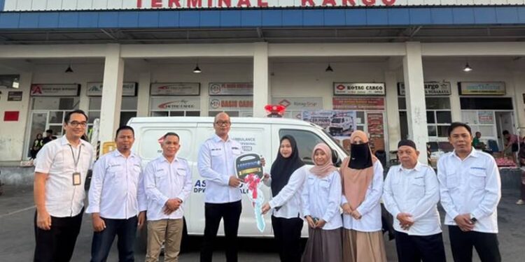 program Corporate Social Responsibility (CSR), Kotag Group menyerahkan bantuan 1 unit mobil ambulance kepada Dewan Pengurus Wilayah Asosiasi Perusahaan Jasa Pengiriman Ekspres, Pos, dan Logistik Indonesia (DPW Asperindo) Gorontalo.