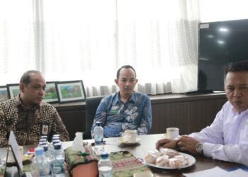Dinsos PPPA dan Kepala Diskominfo Jember saat berkunjung ke Kementerian Sosial RI
