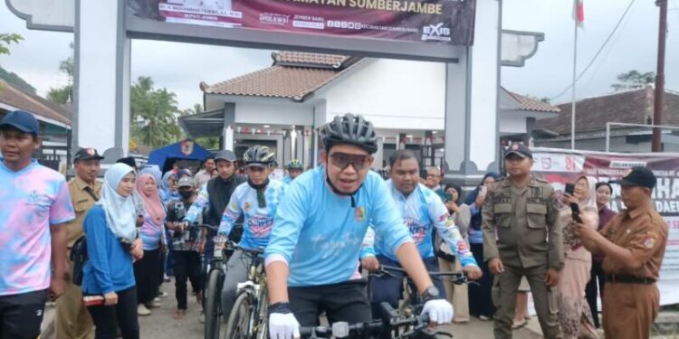 Bupati Jember Muhammad fawait saat Gowes bareng OPD di Kecamatan Sumberjambe