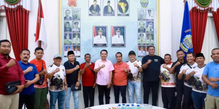 Bupati Jember Muhammad fawait saat menghadiri PKDI Cup II di Bangkalan