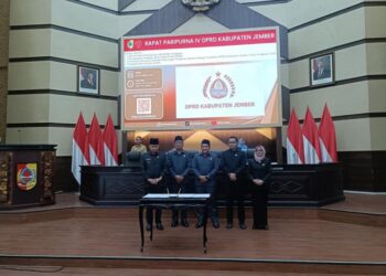 Bupati Jember Muhammad Fawait saat menghadiri rapat paripurna P-APBD 2026