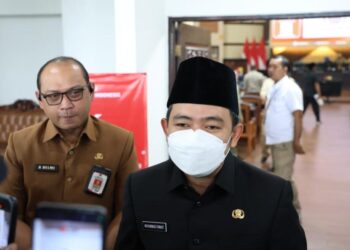 Bupati Jember Muhammad Fawait usai mengikuti rapat paripurna DPRD
