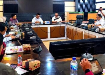 Sekda Kabupaten Gorontalo Sugondo Makmur membuka Pertemuan Lintas Sektor Kawasan Tanpa Rokok (KTR) Tingkat Kabupaten Gorontalo di Ruang Kerja Sekretaris Daerah, Rabu (16/9/2026).