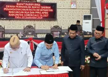 Penandatanganan nota kesepahaman KUA-PPAS 2027 pada Rapat Paripurna DPRD Kabupaten Gorontalo, Rabu (9/9/2026).