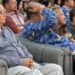 Reynold Gobel mewakili PLN Nusantara Power Unit Pembangkitan Gorontalo menerima penghargaan dari Rektor UMGO sebagai mitra pendukung kegiatan Kuliah Kerja Dakwah (KKD) 2026. (foto.istimewa)