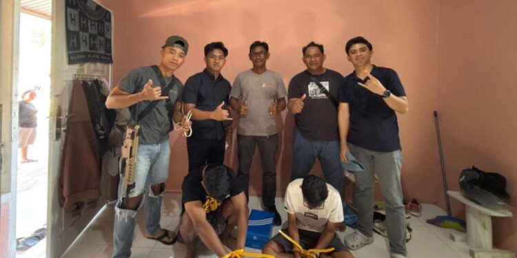 Dua pria di amankan bersama sabu oleh Polres Pohuwato, (Istimewa)