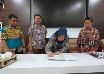 Proses serah terima jabatan Plt RSUD dr Hasri Ainun Habibie Provinsi Gorontalo kepada Jeane Istanti Dalie