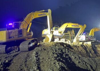 Sejumlah alat berat berupa excavator diamankan aparat Polres Pohuwato di kawasan PETI Popayato Barat.