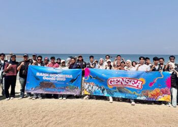 Generasi Baru Indonesia (GenBI) Universitas Negeri Gorontalo (UNG) bersama Bank Indonesia melalui program GENSEA (Under The Blue: Restorasi Karang, Restorasi Masa Depan).