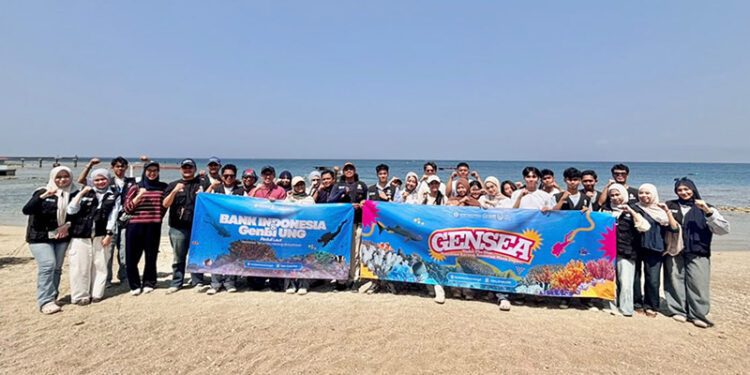 Generasi Baru Indonesia (GenBI) Universitas Negeri Gorontalo (UNG) bersama Bank Indonesia melalui program GENSEA (Under The Blue: Restorasi Karang, Restorasi Masa Depan).