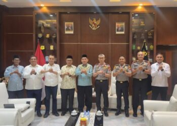Pertemuan Kapolda Gorontalo Irjen Pol Nurworo Danang bersama Ketua PWNU Gorontalo Ibrahim T Sore terkait rencana Polda Gorontalo menjadi tuan rumah Hari Santri Nasional 2026.