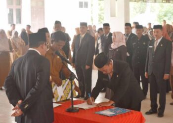 Bupati Boalemo Rum Pagau Lantik pejabat pimpinan tinggi pratama, (Prokopim Boalemo)