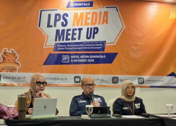 Kepala Perwakilan LPS III, Fuad Zen (tengah) menekankan pentingnya kolaborasi dalam meningkatkan pemahaman masyarakat terhadap literasi keuangan pada LPS Media Meet Up 2026 di Gorontalo, Senin (5/10/2026) di Hotel Aston Gorontalo.