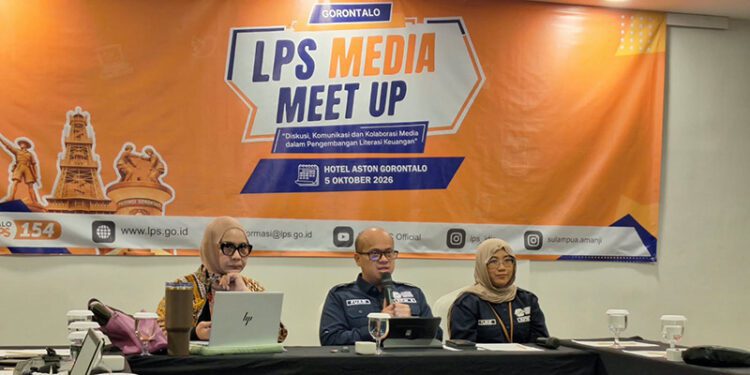 Kepala Perwakilan LPS III, Fuad Zen (tengah) menekankan pentingnya kolaborasi dalam meningkatkan pemahaman masyarakat terhadap literasi keuangan pada LPS Media Meet Up 2026 di Gorontalo, Senin (5/10/2026) di Hotel Aston Gorontalo.