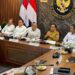 Menteri Dalam Negeri (Mendagri) Muhammad Tito Karnavian (ketiga kanan) dalam Rapat Koordinasi Terbatas (Rakortas) Pangan, di Kementerian Koordinator Bidang Pangan, Jakarta, Senin (26/10/2026). ANTARA/Harianto