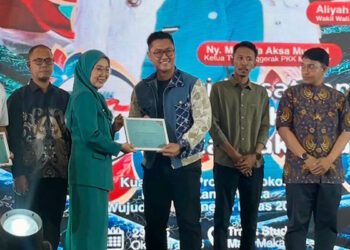 Pertamina Patra Niaga Regional Sulawesi menerima penghargaan atas kontribusi aktif sebagai mitra strategis melalui dukungan program tanggung jawab sosial dan lingkungan (TJSL/CSR) dalam pelaksanaan 10 Program Prioritas Gerakan PKK Kota Makassar.