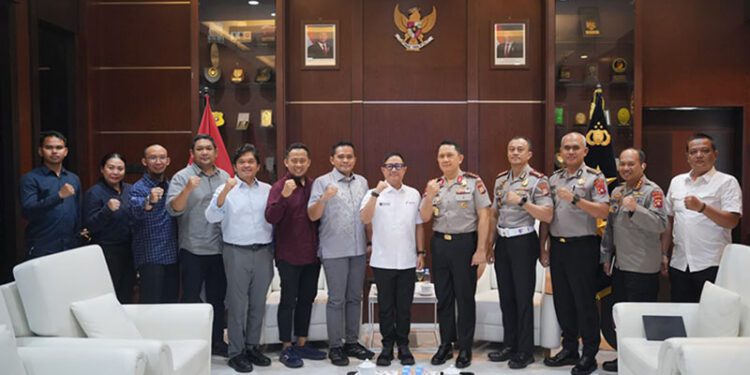 Pertamina Patra Niaga Regional Sulawesi melakukan audiensi dengan Kepolisian Daerah (Polda) Gorontalo sebagai upaya mempererat hubungan kelembagaan serta memperkuat koordinasi dalam mendukung kelancaran operasional dan pelayanan energi kepada masyarakat.