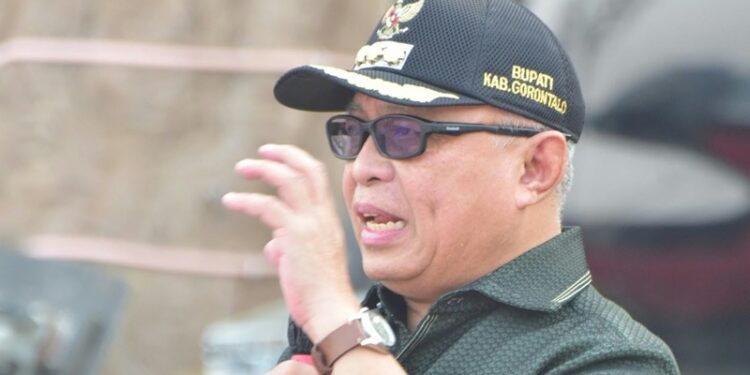 Bupati Gorontalo Sofyan Puhi saat rakor di di Desa Bongo, Kecamatan Batudaa Pantai, Kabupaten Gorontalo, Sabtu (3/10/2026)