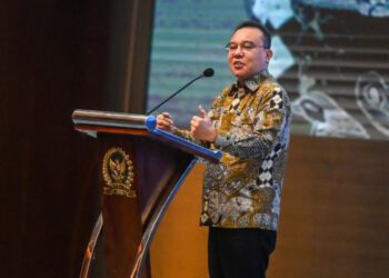 Wakil Ketua DPR Sufmi Dasco Ahmad memberikan sambutan pada pembukaan Rakernas Asosiasi Kepala Desa Seluruh Indonesia (AKSI) di Kompleks Parlemen, Senayan, Rabu (9/9/2026). (Foto: Antara)