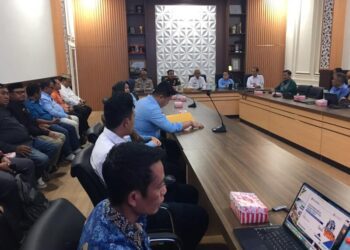 Pemerintah Kabupaten Bone Bolango menerima kunjungan kerja Pemerintah Provinsi Gorontalo bersama Kejaksaan Tinggi Gorontalo dalam rangka sosialisasi, pendataan, dan verifikasi potensi pendapatan daerah, Kamis (1/10/2026), di Ruang Rapat Bupati Bone Bolango. (Foto Firsa/Gopos)