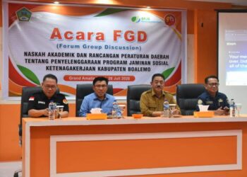 Rum Pagau saat membuka Forum Group Discussion (FGD) Naskah Akademik dan Rancangan Perda tentang Penyelenggaraan Program Jaminan Sosial, (Prokopim Boalemo)
