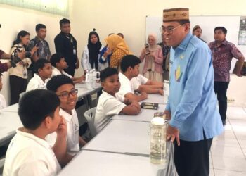 Sekretaris Daerah Bone Bolango, Iwan Mustapa, saat meninjau ruang kelas SNT 6 Bone Bolango di Balai Penjaminan Mutu Pendidikan (BPMP) Gorontalo, Jumat (16/10/2026).