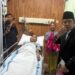 Bupati Jember Muhammad Fawait mengantarkan langung ke Rumah Sakit Soebandi Jember