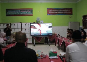 Bupati Jember Muhammad Fawait saat bertemu langsung dengan kepala sekolah.